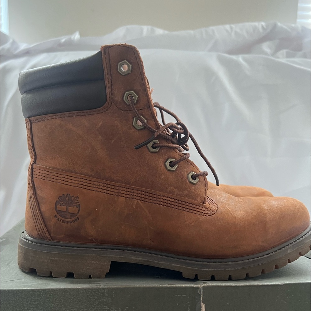 Timberbland boots size 9 WOMEN